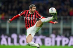 爱游戏官网-AC米兰客场战平桑普多利亚，难分胜负