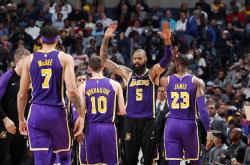 爱游戏官方-关于老鹰首发阵容因受伤导致战绩下滑的信息