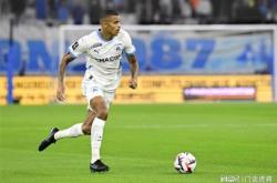 爱游戏在线-包含马赛遭遇主场失利，法甲联赛前景堪忧的词条