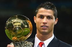 AYX体育赛事-赛道颠覆日，阿斯顿马丁的逆袭与维斯塔潘的烈焰反击