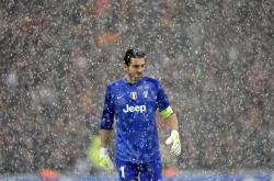 爱游戏在线-双城记，圣西罗的坚韧与东决的锋芒