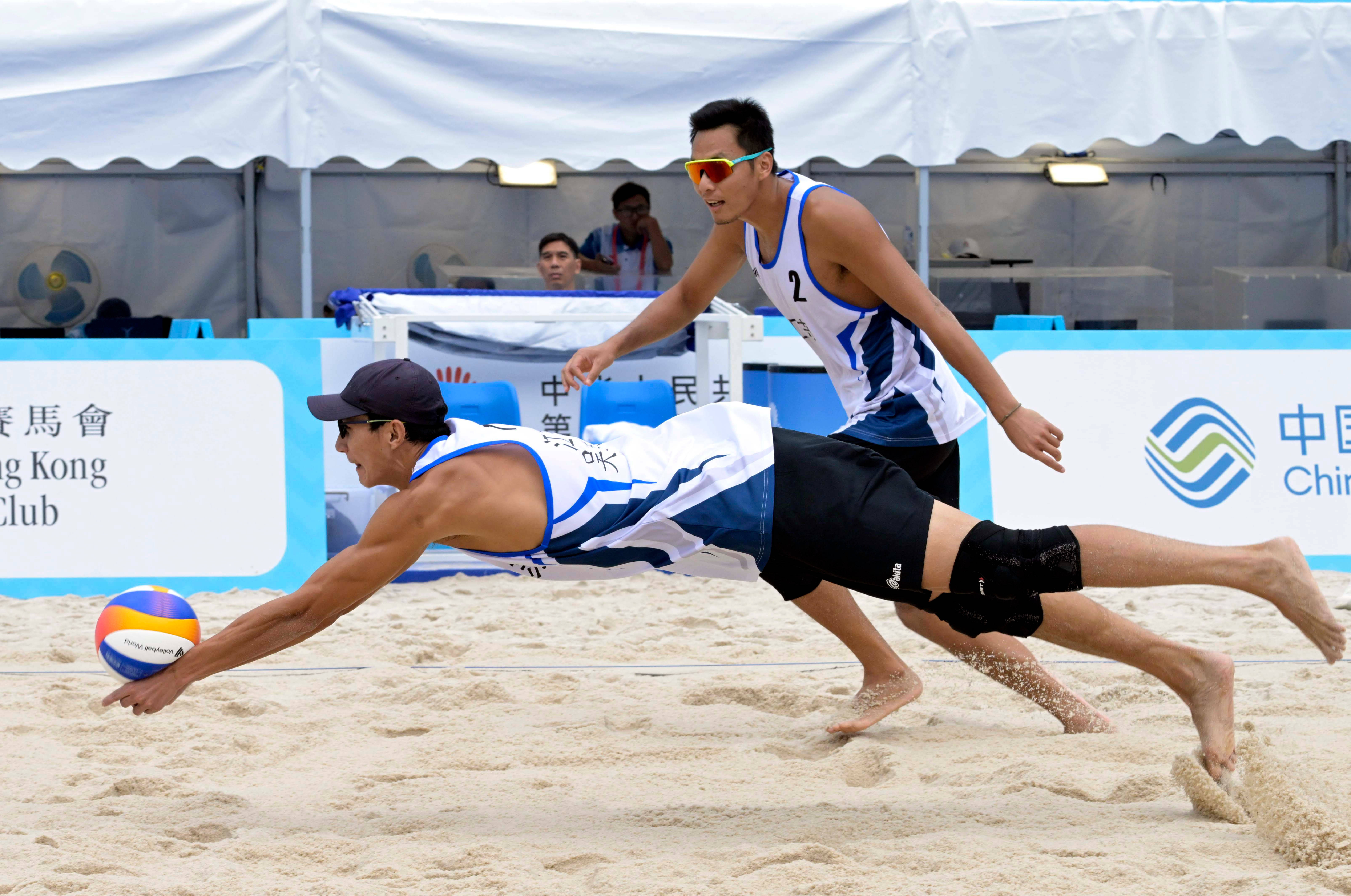 巴西选手夺得沙滩排球比赛冠军