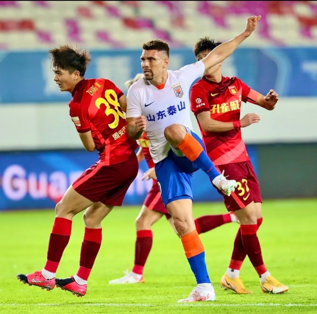 山东鲁能主场逼平大连一方,继续保持不败的简单介绍 山东鲁能主场逼平大连一方,继续保持不败的简单介绍
