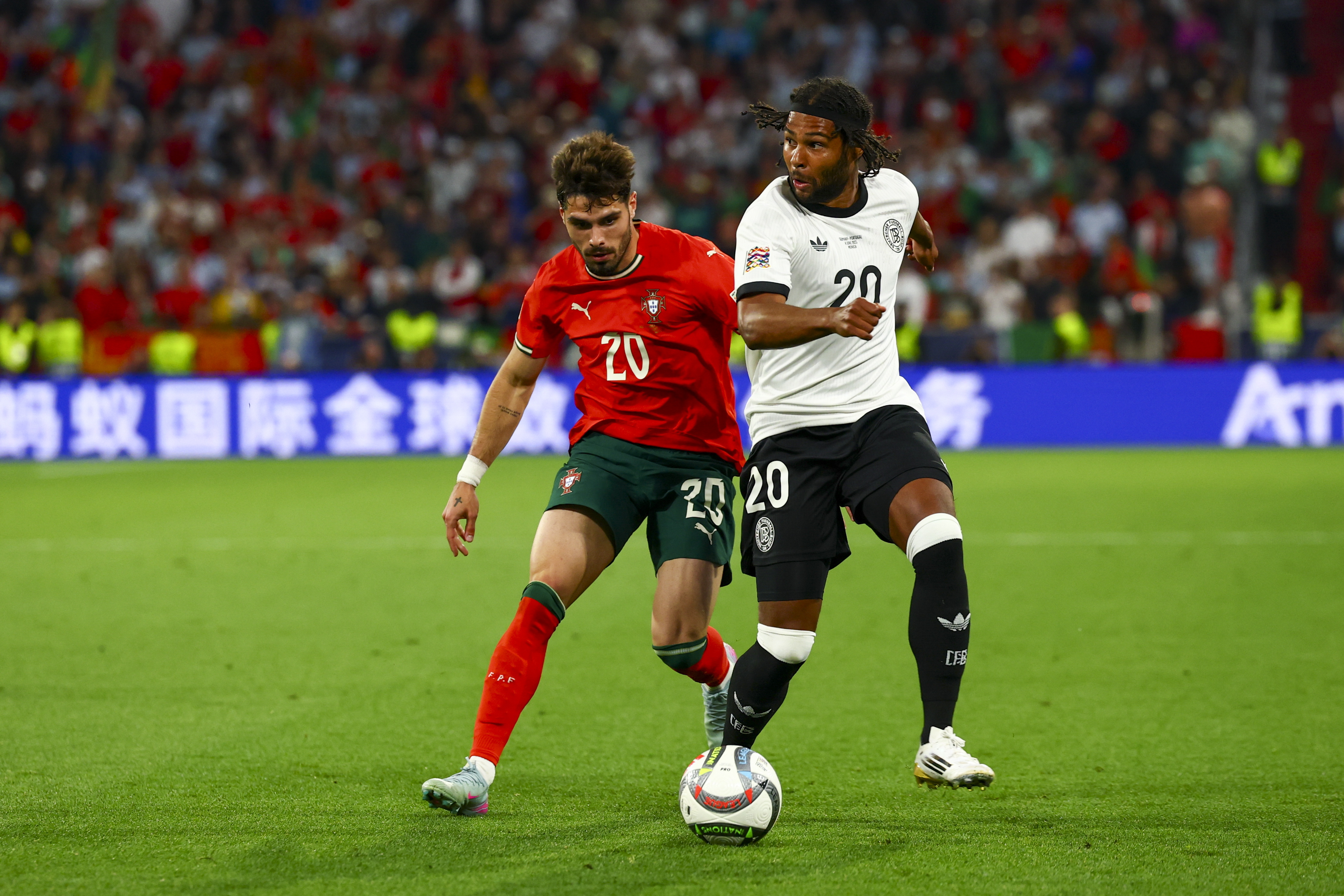 法国队横扫葡萄牙队,梁靖崑刷新纪录的简单介绍 法国队横扫葡萄牙队,梁靖崑刷新纪录的简单介绍