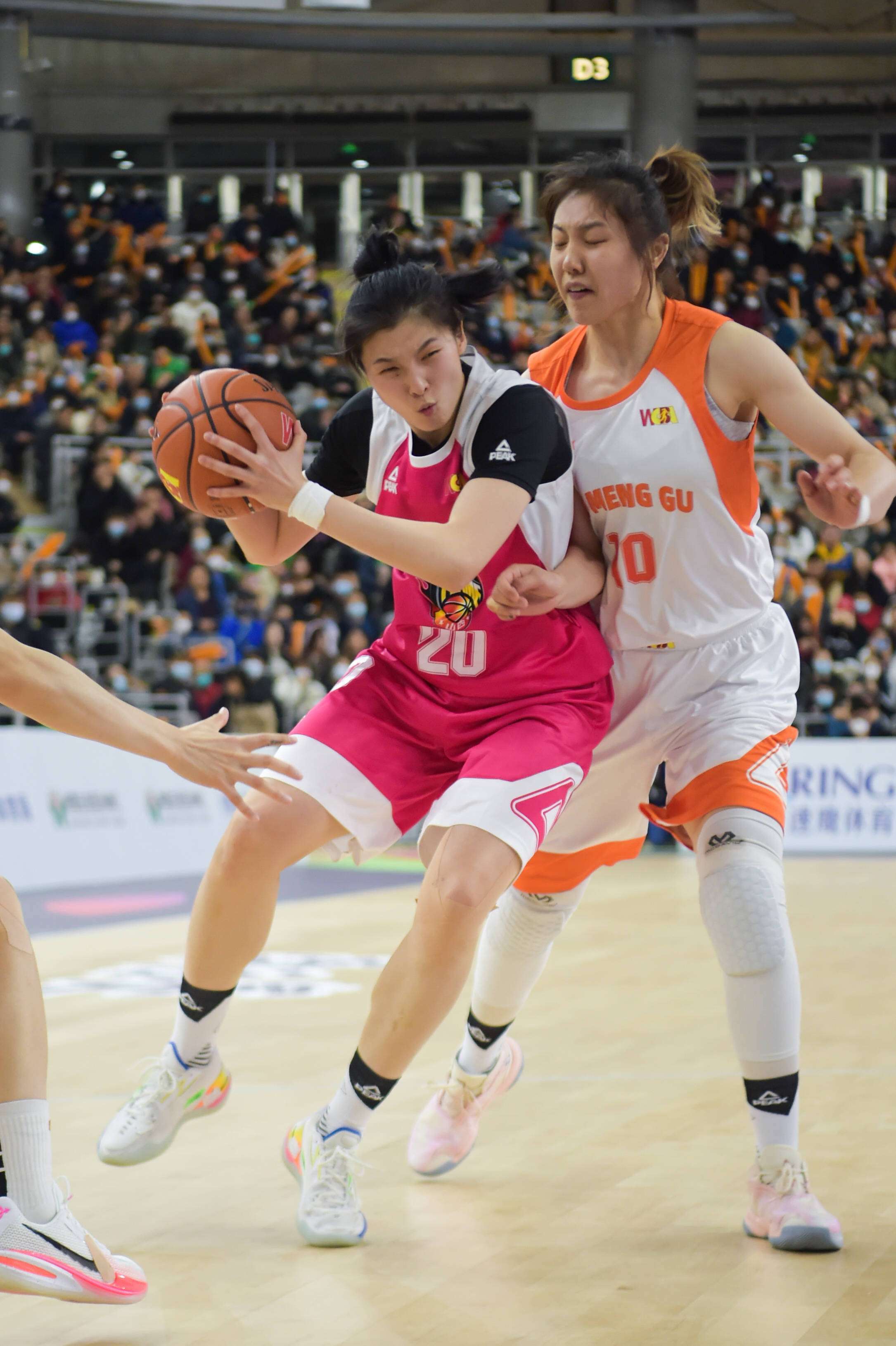 天津男篮在比赛中取得巨大优势 天津男篮在比赛中取得巨大优势