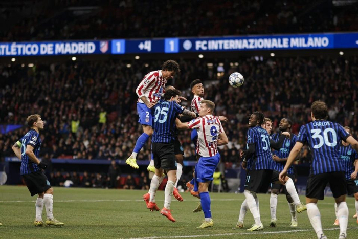 马德里竞技球员倒钩绝杀,球队获胜 马德里竞技球员倒钩绝杀,球队获胜