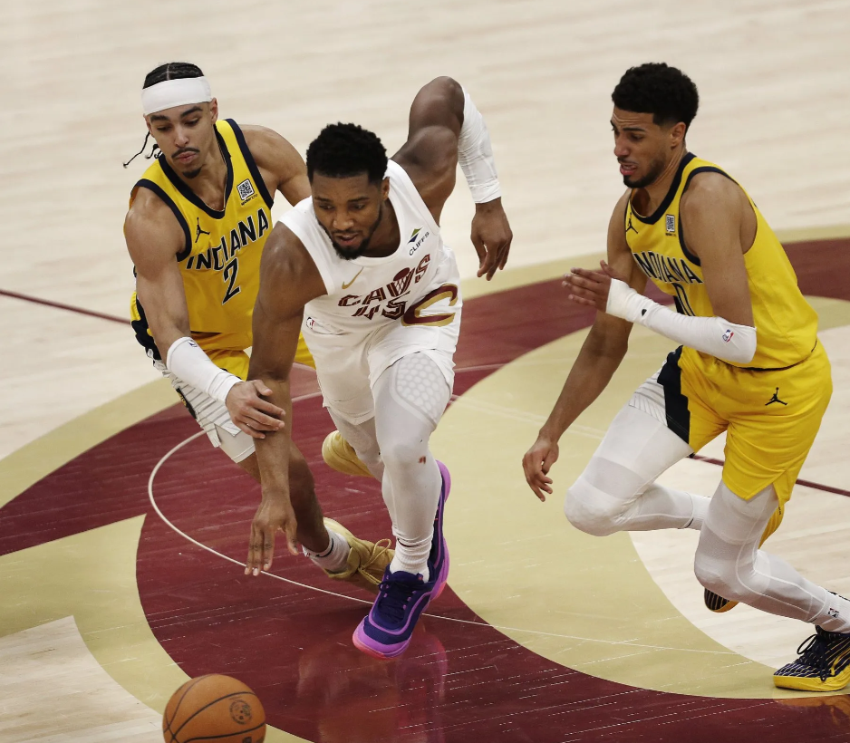 关于勇士强势美国男篮,米切尔统治全场的信息 关于勇士强势美国男篮,米切尔统治全场的信息