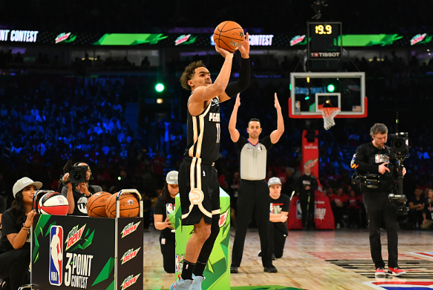 巴西男篮鏖战雷霆，特雷杨打破历史纪录