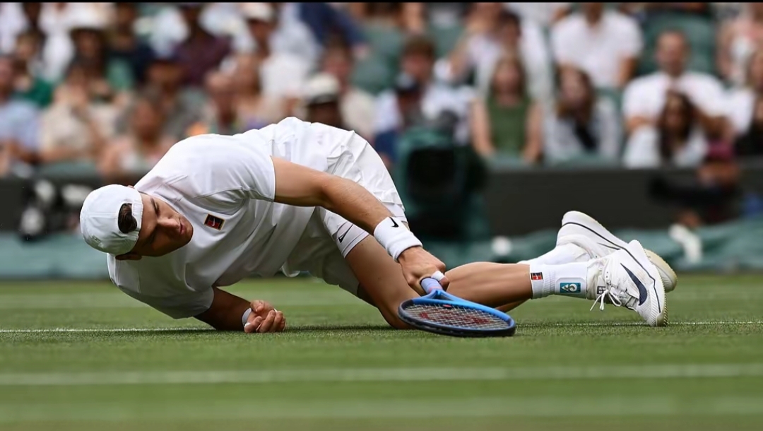 温网翻盘拉沃尔杯，穆雷点燃赛场的简单介绍