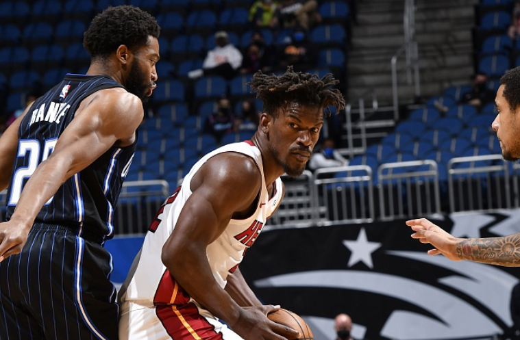 北京队鏖战热火，武切维奇带队取胜