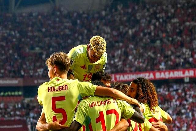 西班牙翻盘荷兰，佩德里完成帽子戏法的简单介绍