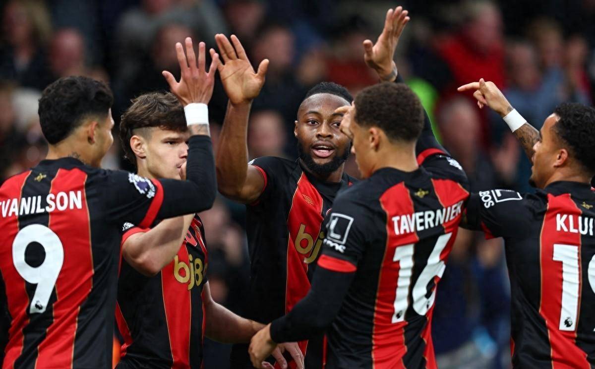 曼城客场大胜伯恩茅斯，保持不败