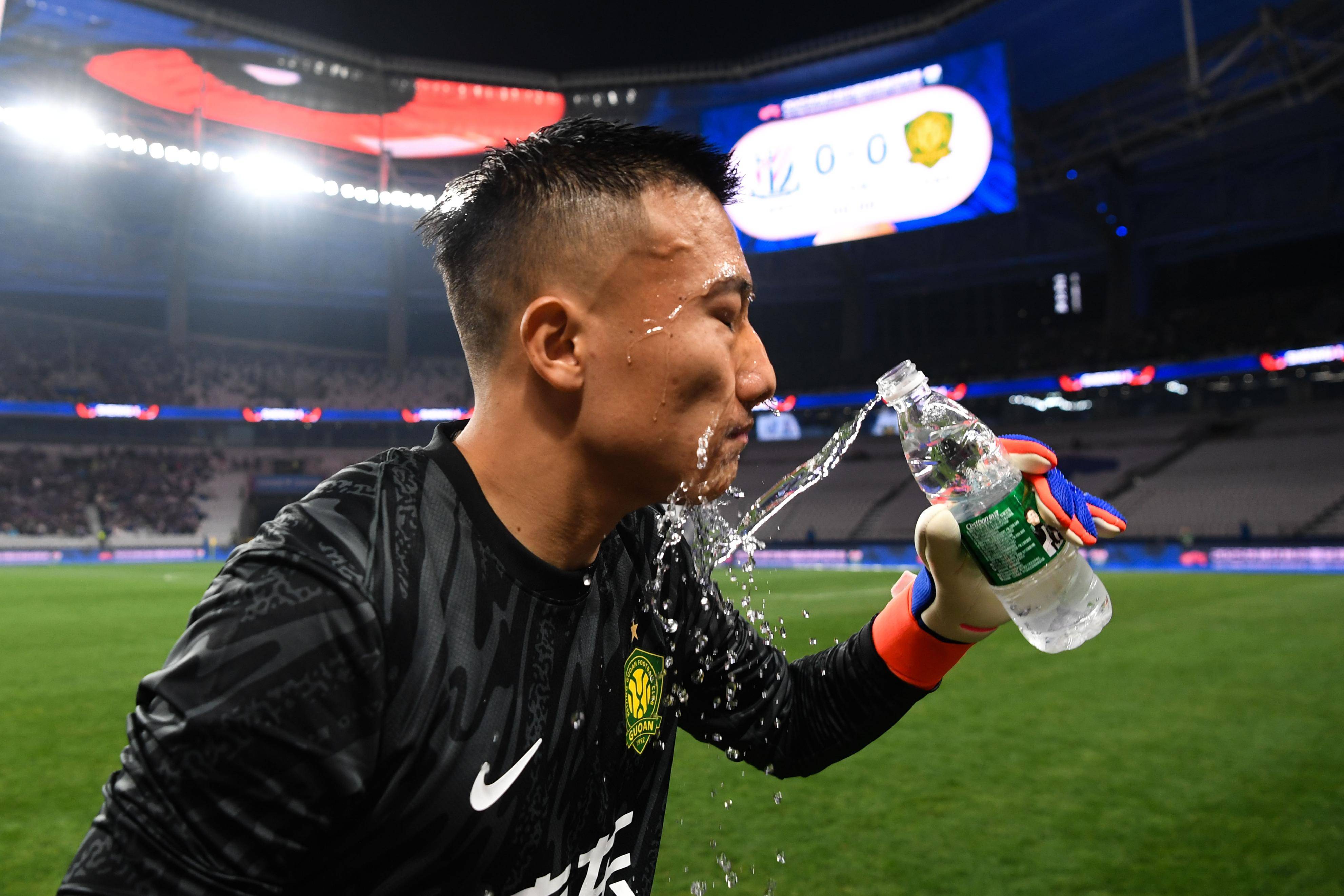 北京国安主场惨败广州恒大，遭遇联赛两连败的简单介绍