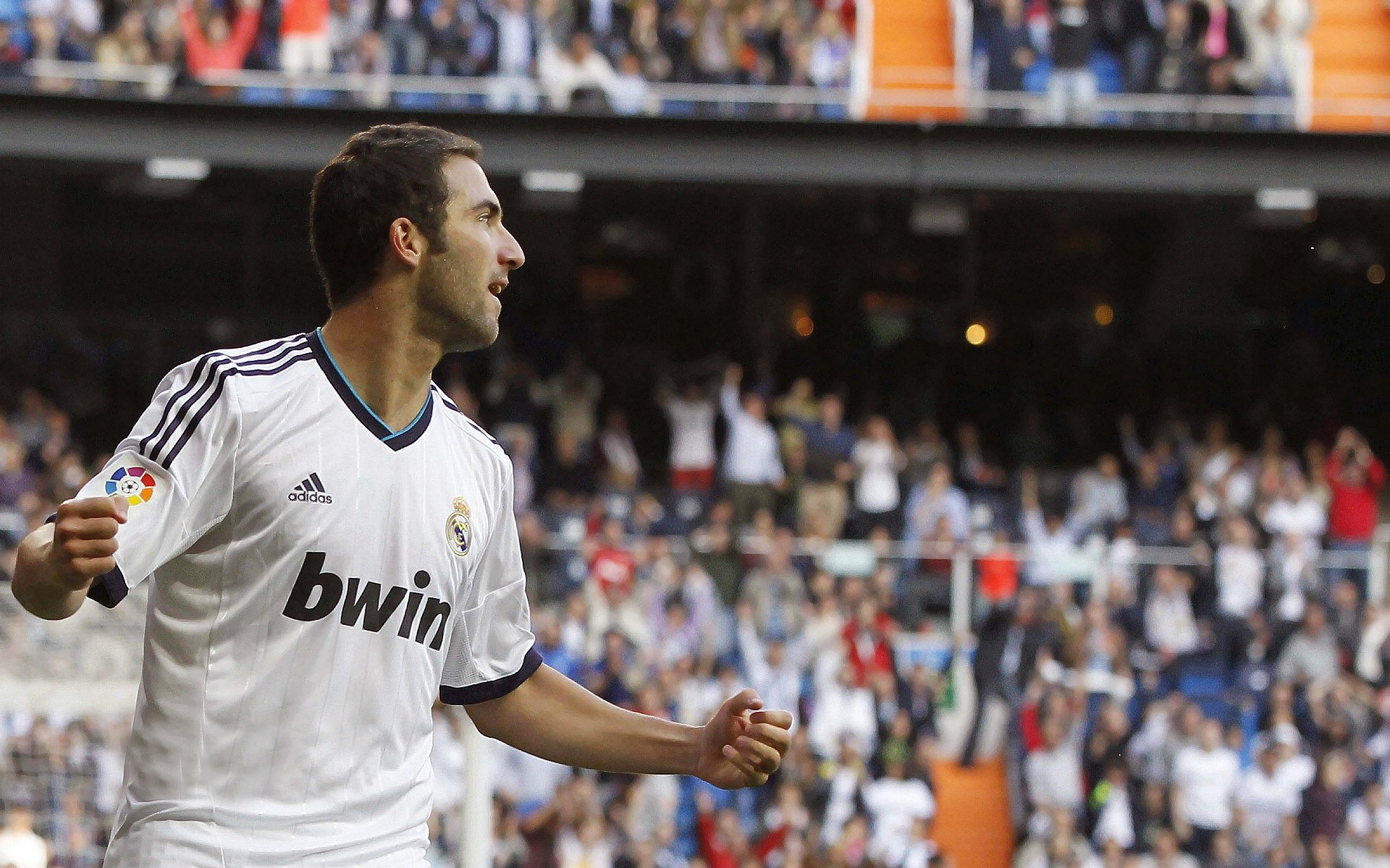 橙衣风暴，范戴克一夫当关，荷兰战术革命横扫巴西